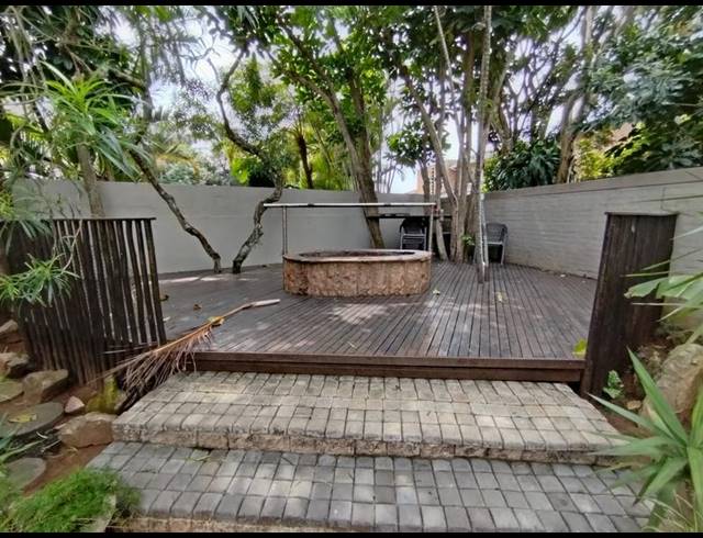 6 BEDROOM HOUSE FOR SALE IN UMHLANGA CENTRAL